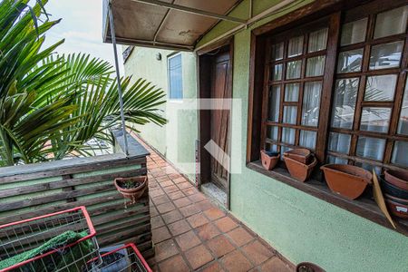 Casa à venda com 333m², 3 quartos e 2 vagasGaragem / quintalGaragem / area externa