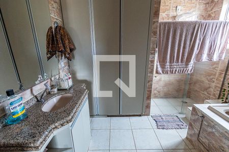 Casa à venda com 333m², 3 quartos e 2 vagasSuite e hidro