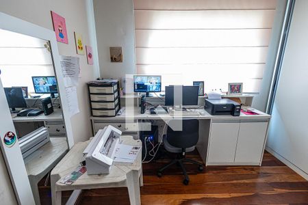 Casa à venda com 333m², 3 quartos e 2 vagasQuarto 3