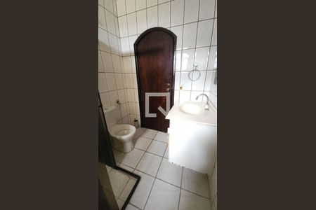 Casa para alugar com 300m², 4 quartos e 4 vagas Casa para alugar com 300m², 4 quartos e 4 vagasBanheiro 2