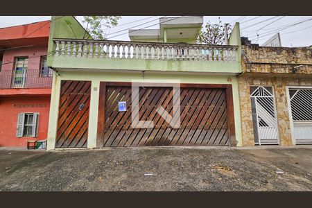 Casa para alugar com 300m², 4 quartos e 4 vagas Casa para alugar com 300m², 4 quartos e 4 vagasFachada