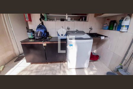 Casa à venda com 80m², 2 quartos e 2 vagasÁrea de Serviço