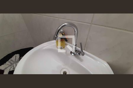 Casa à venda com 80m², 2 quartos e 2 vagasLavabo