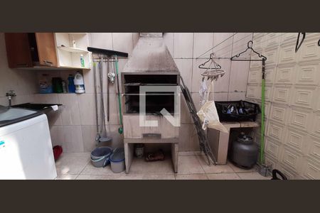 Casa à venda com 80m², 2 quartos e 2 vagasChurrasqueira