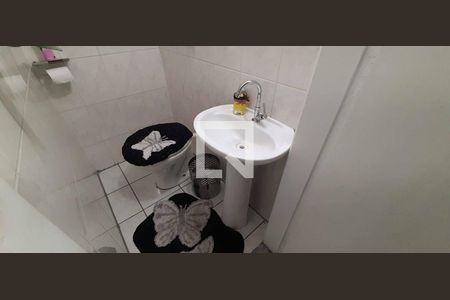 Casa à venda com 80m², 2 quartos e 2 vagasLavabo