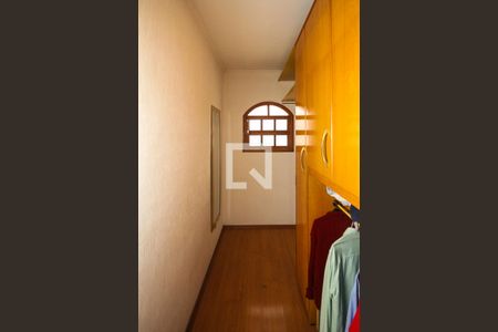 Casa à venda com 170m², 3 quartos e 2 vagas Casa à venda com 170m², 3 quartos e 2 vagasCloset