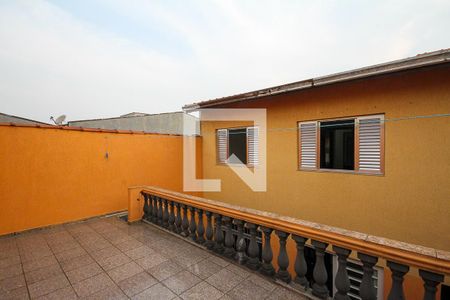 Casa à venda com 170m², 3 quartos e 2 vagas Casa à venda com 170m², 3 quartos e 2 vagasTerraço