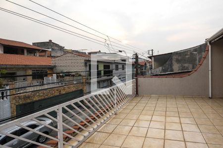 Casa à venda com 170m², 3 quartos e 2 vagas Casa à venda com 170m², 3 quartos e 2 vagasVaranda
