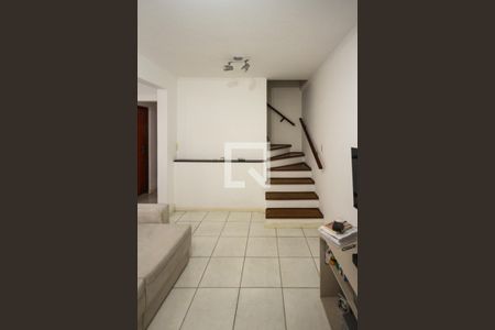 Sala de casa à venda com 3 quartos, 170m² em Parque Residencial Oratorio, São Paulo