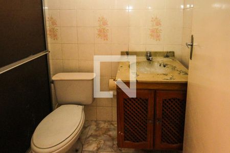 Casa à venda com 170m², 3 quartos e 2 vagas Casa à venda com 170m², 3 quartos e 2 vagasBanheiro do Serviço