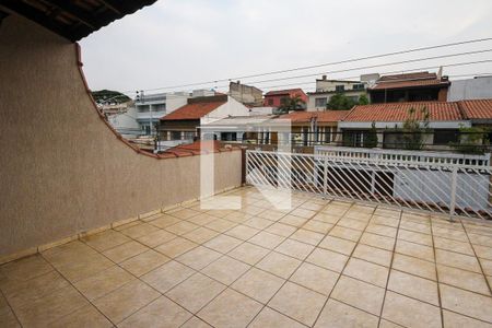 Casa à venda com 170m², 3 quartos e 2 vagas Casa à venda com 170m², 3 quartos e 2 vagasVaranda