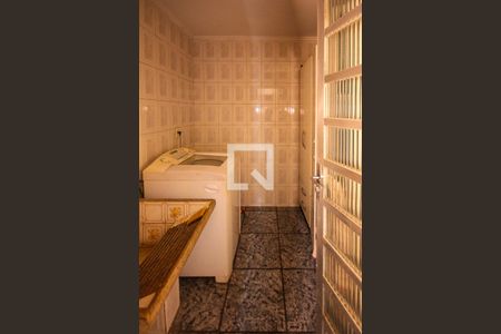 Casa à venda com 170m², 3 quartos e 2 vagas Casa à venda com 170m², 3 quartos e 2 vagasÁrea de Serviço