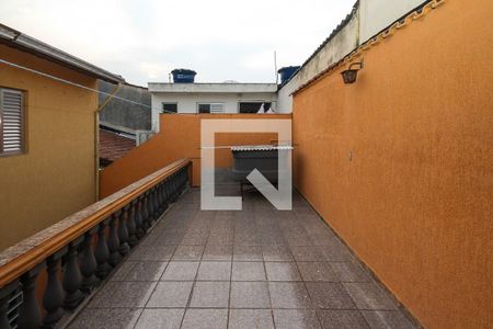 Casa à venda com 170m², 3 quartos e 2 vagas Casa à venda com 170m², 3 quartos e 2 vagasTerraço