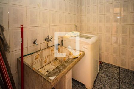 Casa à venda com 170m², 3 quartos e 2 vagas Casa à venda com 170m², 3 quartos e 2 vagasÁrea de Serviço