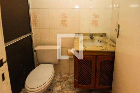 Casa à venda com 170m², 3 quartos e 2 vagas Casa à venda com 170m², 3 quartos e 2 vagasBanheiro do Serviço