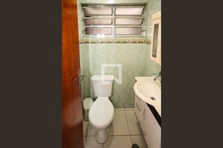 Casa à venda com 170m², 3 quartos e 2 vagas Casa à venda com 170m², 3 quartos e 2 vagasLavabo