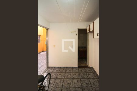 Casa à venda com 170m², 3 quartos e 2 vagas Casa à venda com 170m², 3 quartos e 2 vagasQuarto de Serviço