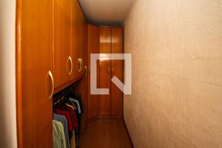 Casa à venda com 170m², 3 quartos e 2 vagas Casa à venda com 170m², 3 quartos e 2 vagasCloset