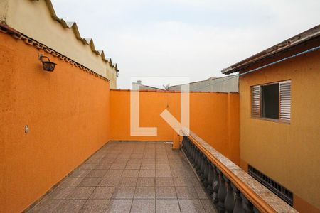 Casa à venda com 170m², 3 quartos e 2 vagas Casa à venda com 170m², 3 quartos e 2 vagasTerraço
