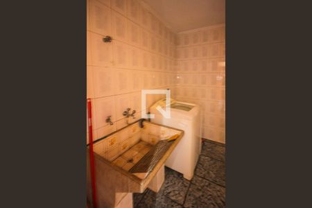 Casa à venda com 170m², 3 quartos e 2 vagas Casa à venda com 170m², 3 quartos e 2 vagasÁrea de Serviço