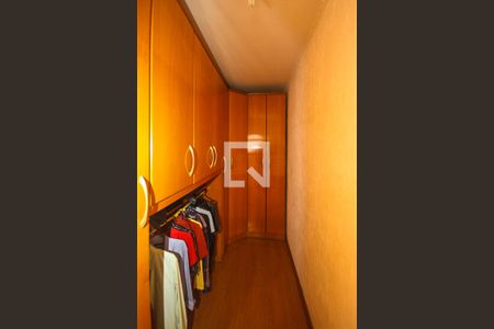 Casa à venda com 170m², 3 quartos e 2 vagas Casa à venda com 170m², 3 quartos e 2 vagasCloset