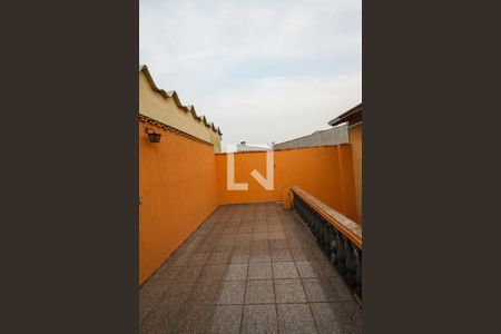 Casa à venda com 170m², 3 quartos e 2 vagas Casa à venda com 170m², 3 quartos e 2 vagasTerraço