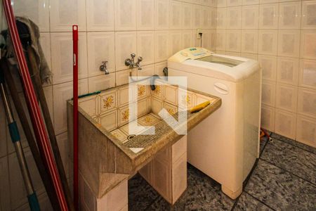 Casa à venda com 170m², 3 quartos e 2 vagas Casa à venda com 170m², 3 quartos e 2 vagasÁrea de Serviço