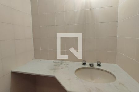 Apartamento à venda com 320m², 4 quartos e 2 vagas Apartamento à venda com 320m², 4 quartos e 2 vagasBanheiro Suíte 2