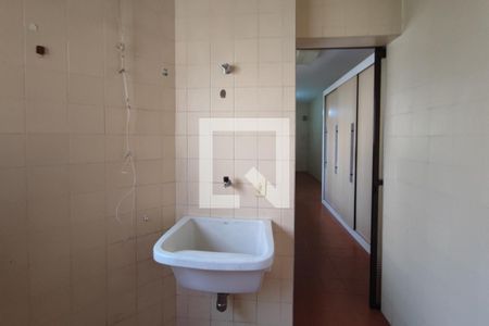 Apartamento à venda com 320m², 4 quartos e 2 vagas Apartamento à venda com 320m², 4 quartos e 2 vagasÁrea de Serviço