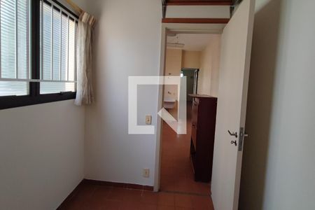 Apartamento à venda com 320m², 4 quartos e 2 vagas Apartamento à venda com 320m², 4 quartos e 2 vagasQuarto de Serviço