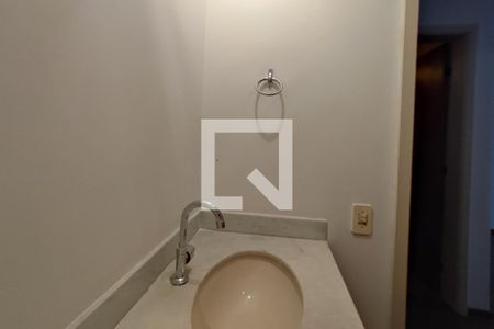 Apartamento à venda com 320m², 4 quartos e 2 vagas Apartamento à venda com 320m², 4 quartos e 2 vagasBanheiro Social