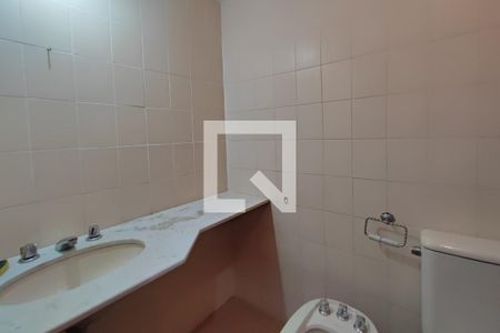 Apartamento à venda com 320m², 4 quartos e 2 vagas Apartamento à venda com 320m², 4 quartos e 2 vagasBanheiro Suíte