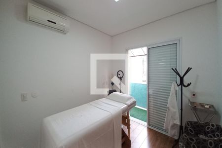 Casa à venda com 100m², 2 quartos e 3 vagas Casa à venda com 100m², 2 quartos e 3 vagasQuarto 2 - Suíte