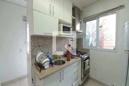 Casa à venda com 100m², 2 quartos e 3 vagas Casa à venda com 100m², 2 quartos e 3 vagasCozinha