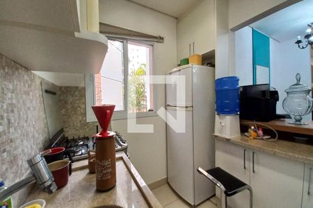 Casa à venda com 100m², 2 quartos e 3 vagas Casa à venda com 100m², 2 quartos e 3 vagasCozinha