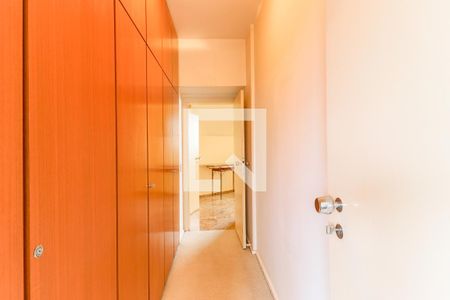 Apartamento à venda com 325m², 3 quartos e 3 vagasCloset