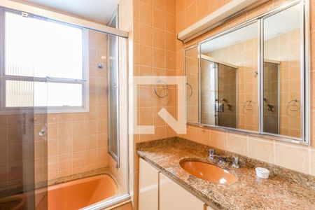 Apartamento à venda com 325m², 3 quartos e 3 vagasBanheiro da Suíte 