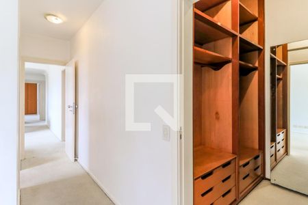 Apartamento à venda com 325m², 3 quartos e 3 vagasCloset da Suíte 