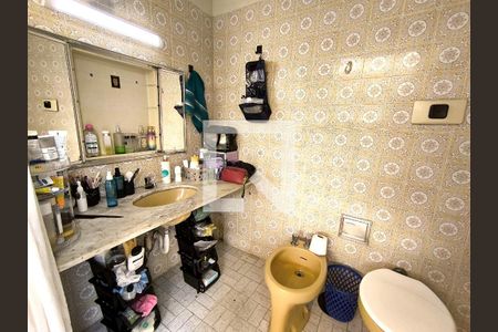 Casa à venda com 1661m², 3 quartos e 6 vagas Casa à venda com 1661m², 3 quartos e 6 vagasBanheiro da Suíte 2