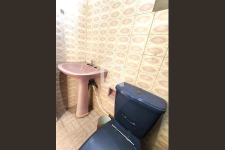 Casa à venda com 1661m², 3 quartos e 6 vagas Casa à venda com 1661m², 3 quartos e 6 vagasBanheiro Social