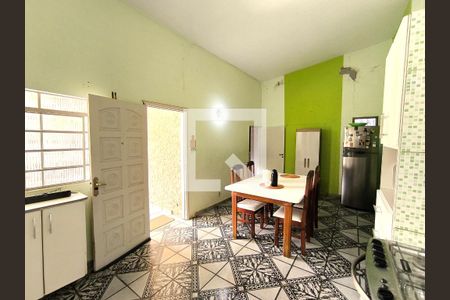 Casa à venda com 1661m², 3 quartos e 6 vagas Casa à venda com 1661m², 3 quartos e 6 vagasCozinha