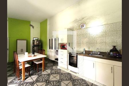 Casa à venda com 1661m², 3 quartos e 6 vagas Casa à venda com 1661m², 3 quartos e 6 vagasCozinha