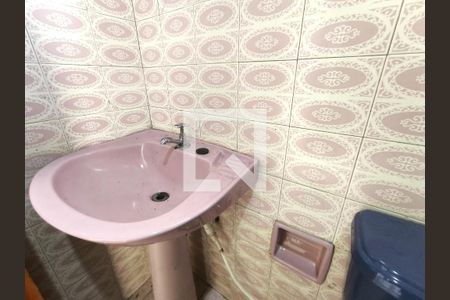 Casa à venda com 1661m², 3 quartos e 6 vagas Casa à venda com 1661m², 3 quartos e 6 vagasBanheiro Social