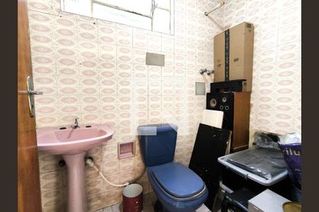 Casa à venda com 1661m², 3 quartos e 6 vagas Casa à venda com 1661m², 3 quartos e 6 vagasBanheiro Social