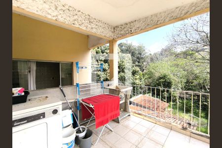 Casa à venda com 1661m², 3 quartos e 6 vagas Casa à venda com 1661m², 3 quartos e 6 vagasÁrea de Serviço