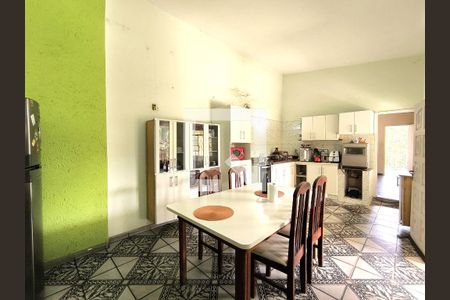 Casa à venda com 1661m², 3 quartos e 6 vagas Casa à venda com 1661m², 3 quartos e 6 vagasCozinha