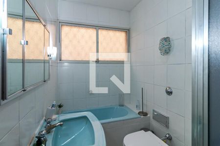 Apartamento à venda com 210m², 4 quartos e 1 vaga Apartamento à venda com 210m², 4 quartos e 1 vagaBanheiro 2