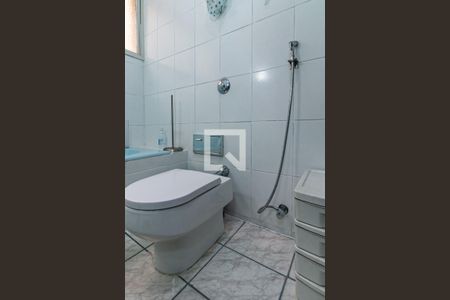 Apartamento à venda com 210m², 4 quartos e 1 vaga Apartamento à venda com 210m², 4 quartos e 1 vagaBanheiro 2