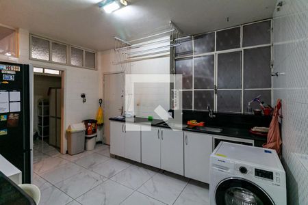 Apartamento à venda com 210m², 4 quartos e 1 vaga Apartamento à venda com 210m², 4 quartos e 1 vagaCozinha e Área de Serviço