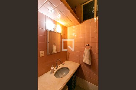 Apartamento à venda com 210m², 4 quartos e 1 vaga Apartamento à venda com 210m², 4 quartos e 1 vagaBanheiro